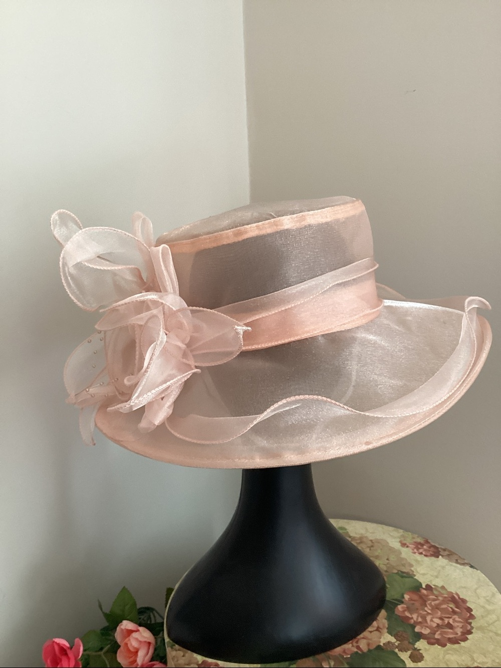 Elegant Organza Blush Organza Wide-Brim Hat Tea Parties, Horse Derby’s - Picture 6 of 9